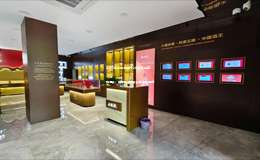 2025年五粮液股份公司专卖店精选酒款，与五粮液原浆共鉴非凡品质